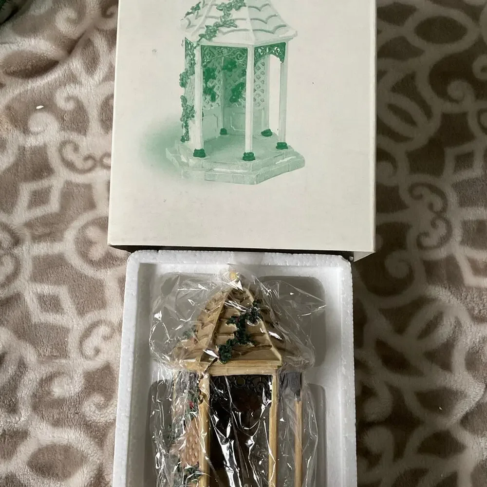 Department 56 Village‎ gazebo new unused
